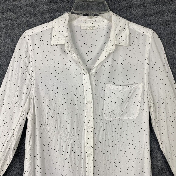 Beach Lunch Lounge Button Up Shirt Women Size M White W/ Tiny Black Stars - Picture 2 of 9